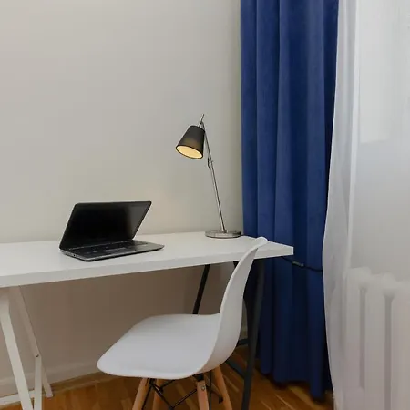 Spacious For 8 Guests Near Metro Natolin By Renters * Warszawa